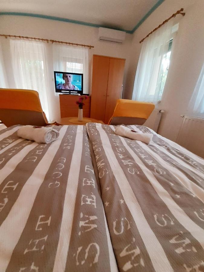 Petra Apartmanhaz Кехидакустани Экстерьер фото