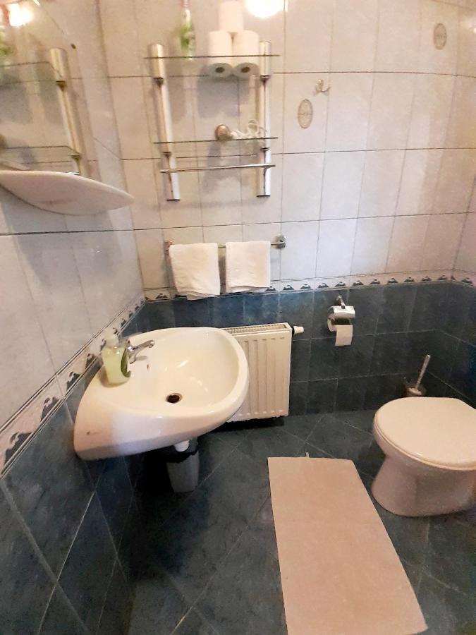 Petra Apartmanhaz Кехидакустани Экстерьер фото